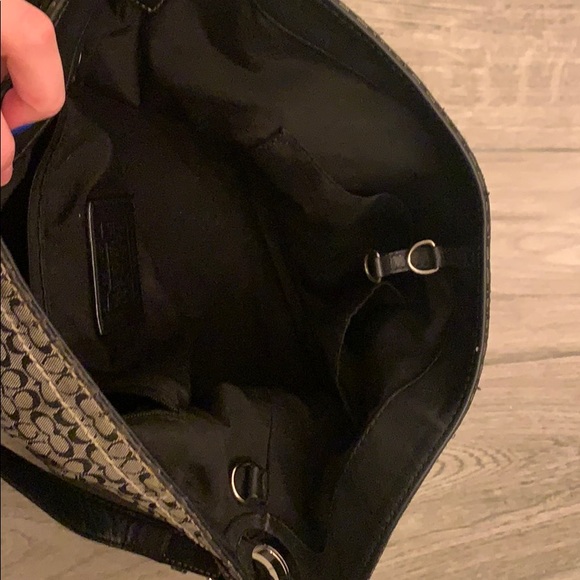 Cute coach purse with matching wallet - Picture 3 of 9